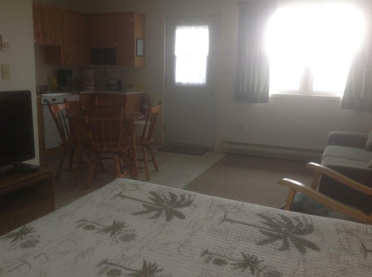 Burton'S Sunset Oasis Motel Bay Saint Lawrence Luaran gambar
